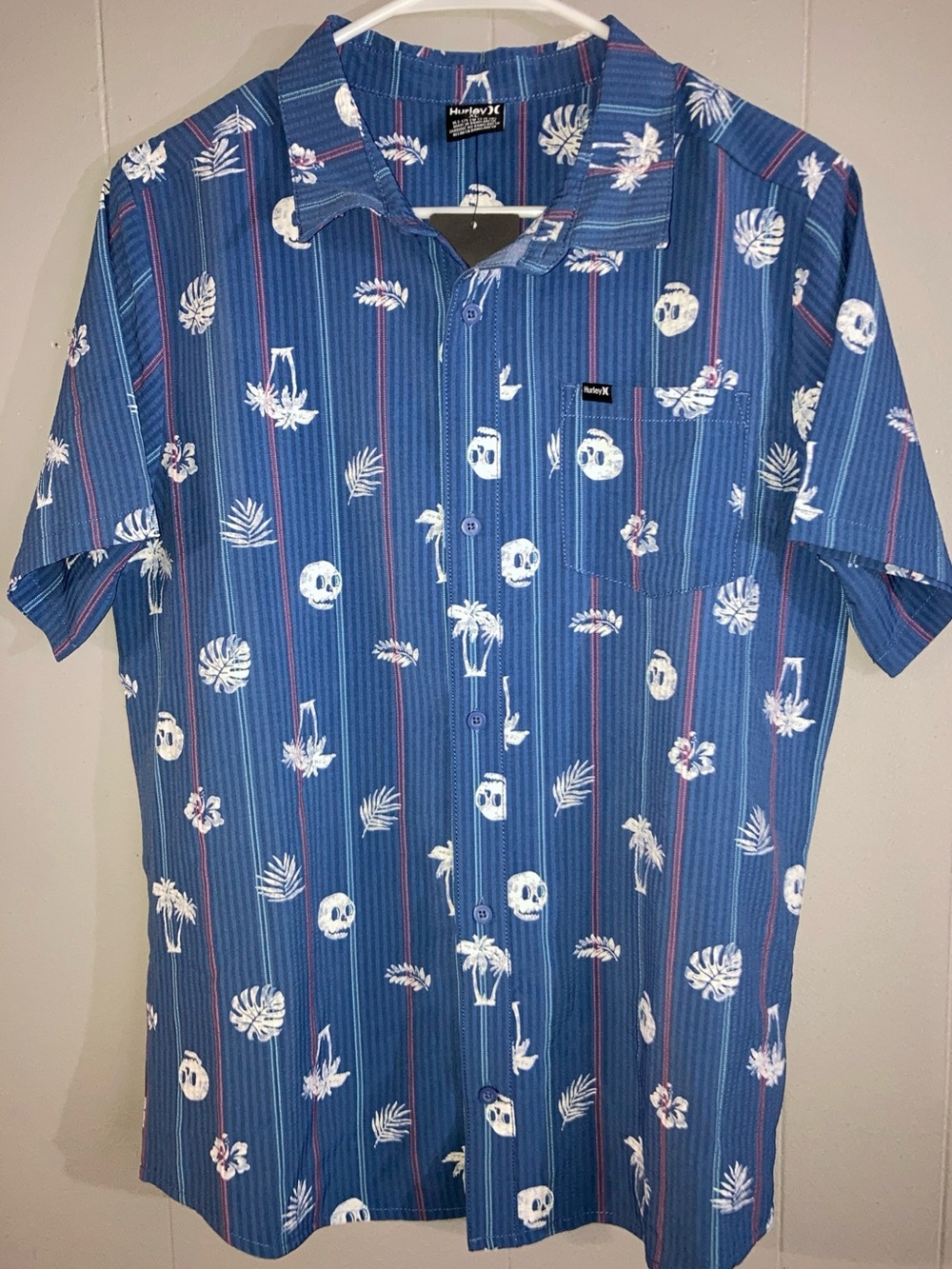 Hurley Skull Youth Size XL  Short Sleeve All Over Print Button Up Blue Shirt NWT
